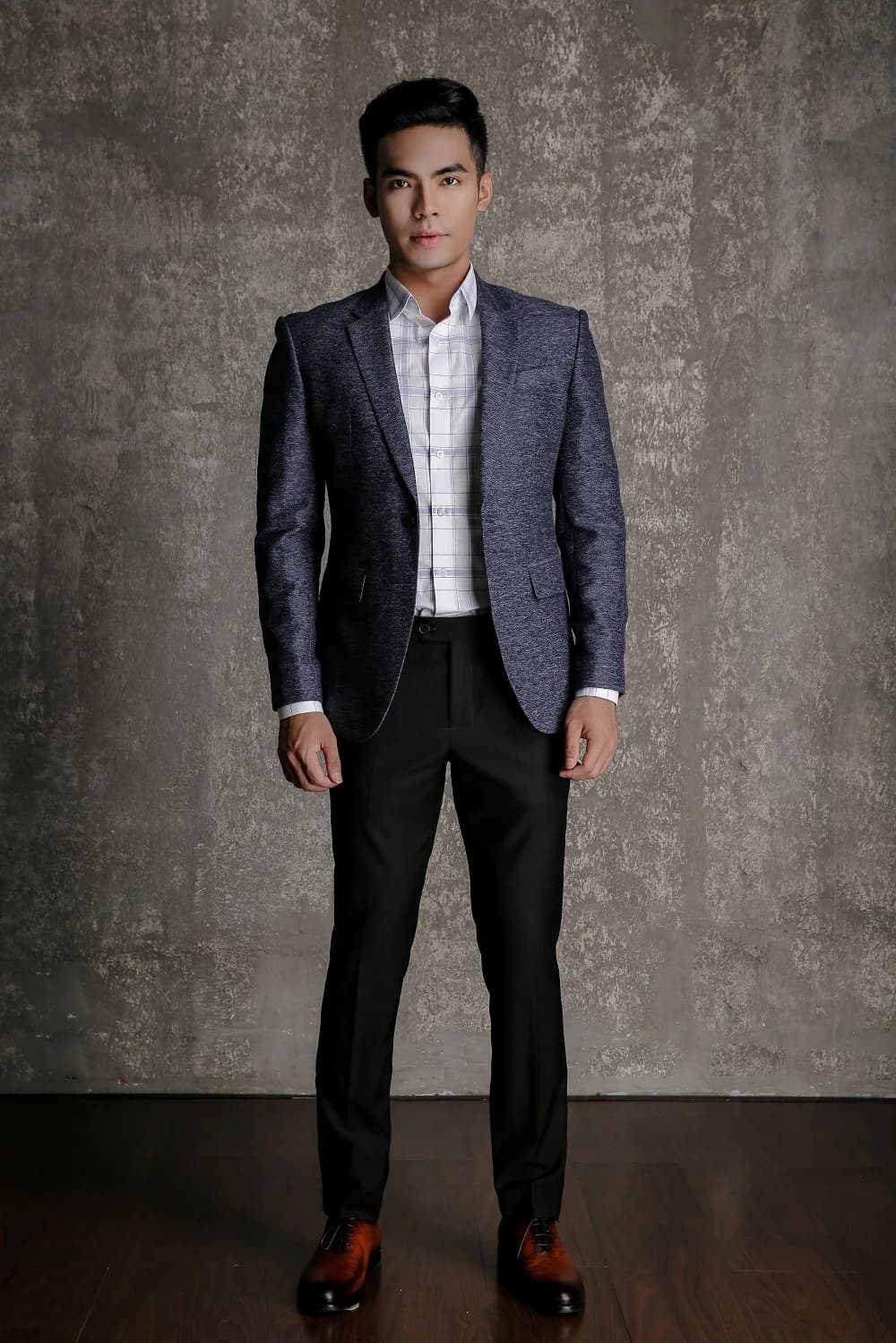 Blazer xanh navy melange một khuy túi nắp, mẫu blazer xanh navy nam dễ phối cho cả đi làm và cuối tuần